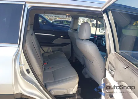 2018 Toyota Highlander Xle z USA, uszkodzony, nr VIN 5TDJZRFH8JS560231